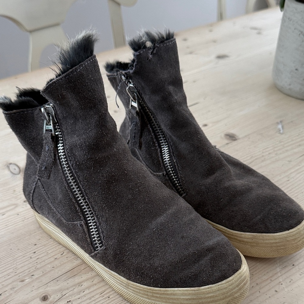 Dolce Vita Gray Ankle Boots with Fur Trim